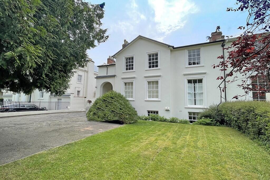 Main image of property: Binswood Avenue, Leamington Spa