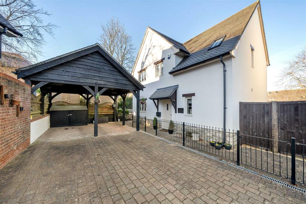 4 bedroom detached house for sale in Lytchetts Park, 4a Chalky Road