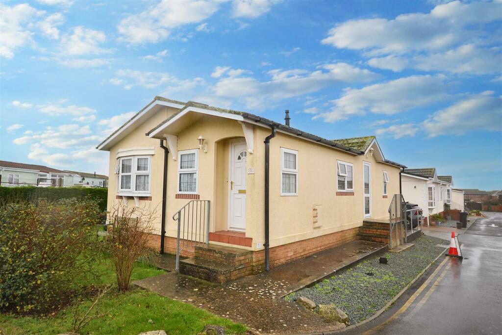 2 bedroom park home for sale in Chickerell Road, Chickerell, Weymouth, DT3