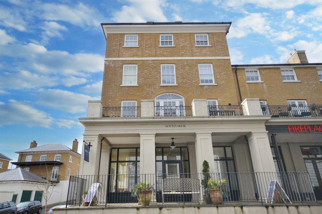2 bedroom apartment for sale in Wadebridge Street, Poundbury