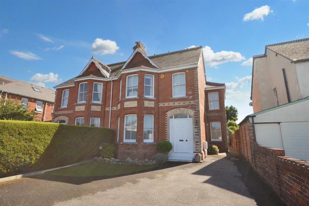 4 Bedroom Semi Detached House For Sale In Dorchester Road Weymouth Dt3