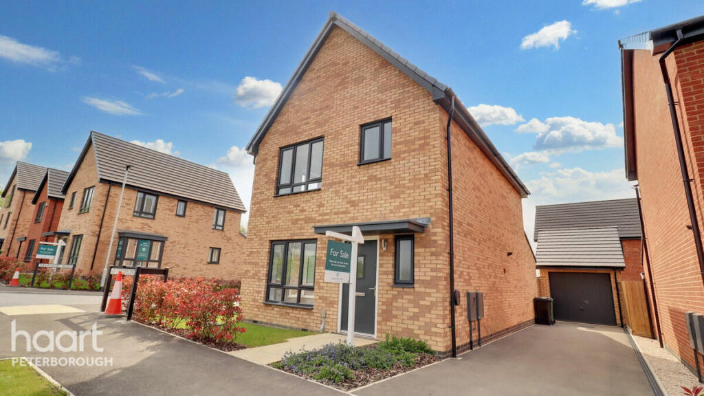 3 bedroom detached house for sale in Hay Lake Crescent, Peterborough, PE7
