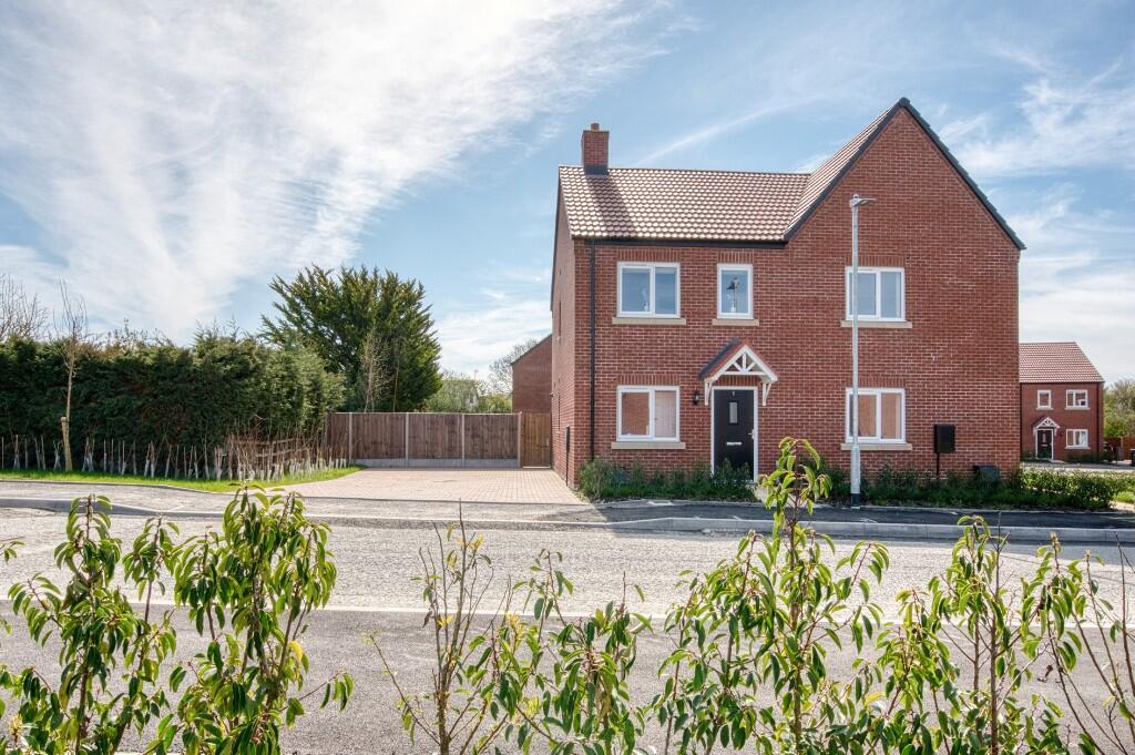 Main image of property: Main Road, Long Bennington, Lincolnshire, NG23 5DJ