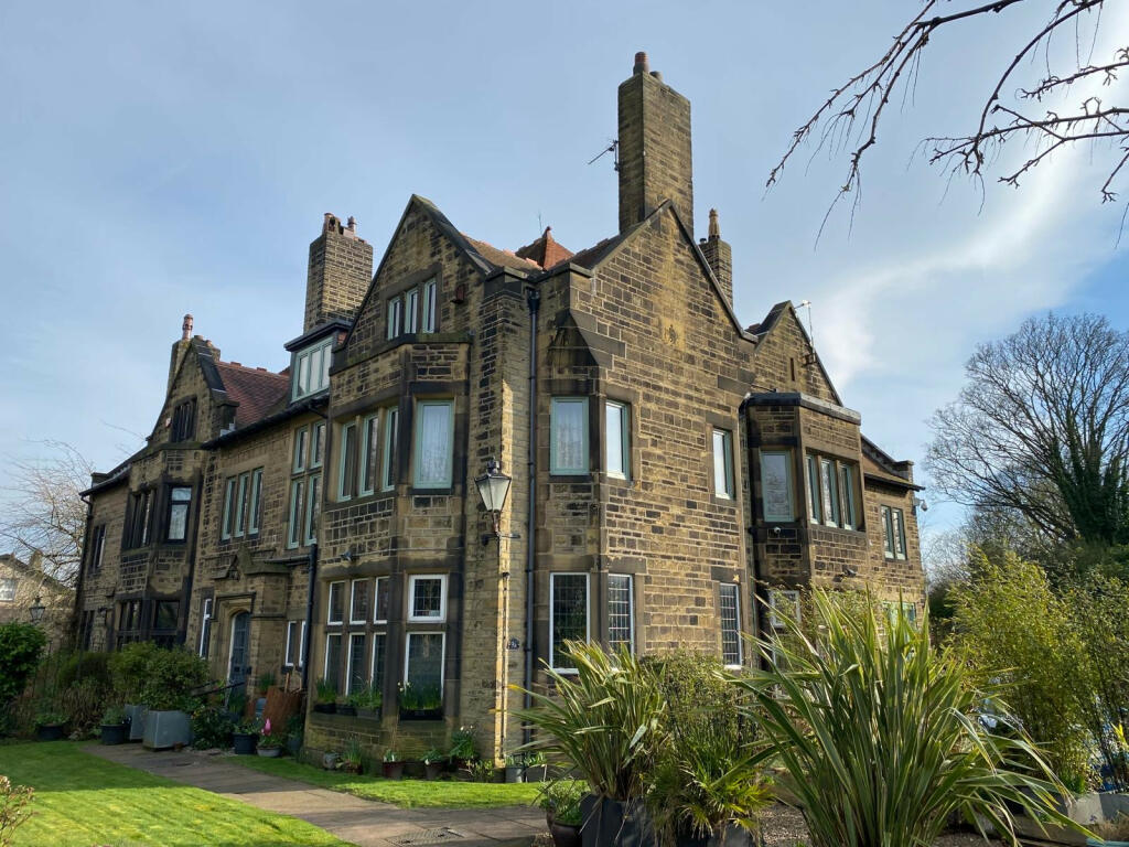 2 bedroom apartment for sale in Thornhill Road, West Yorkshire, HD3