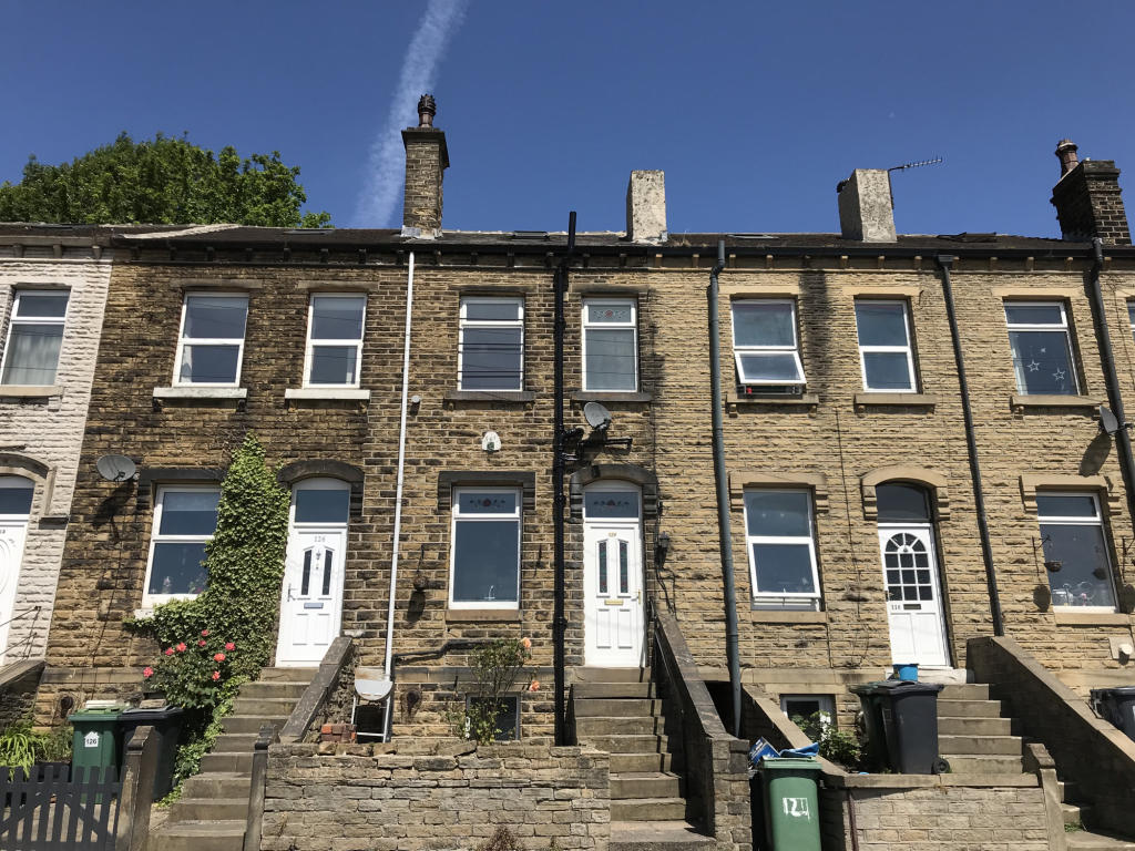 2 bedroom terraced house for rent in Lowergate, Paddock, Huddersfield