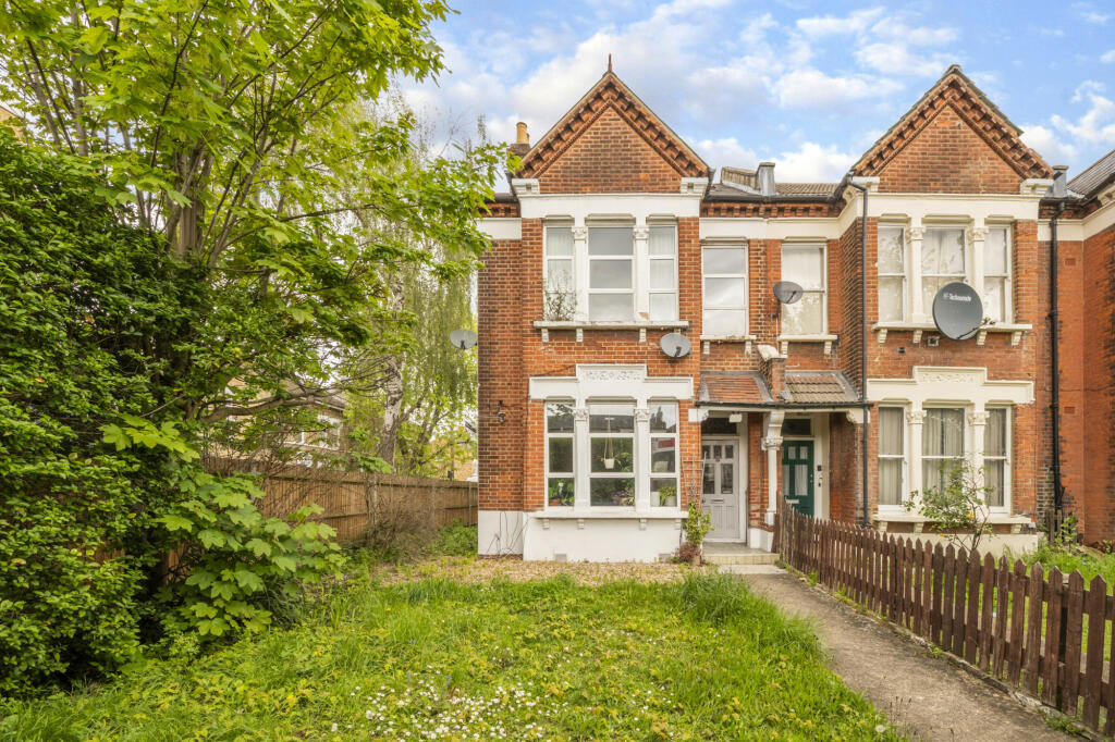 2 bedroom flat for sale in East Dulwich Road, East Dulwich, SE22