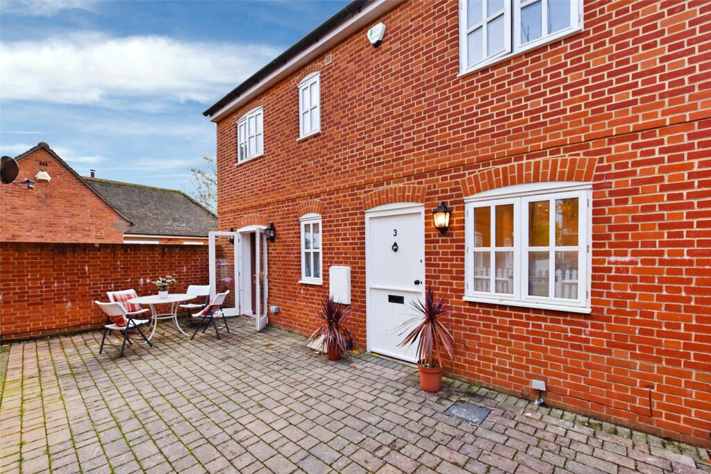 2 bedroom detached house for sale in Barlows Mews, HenleyonThames