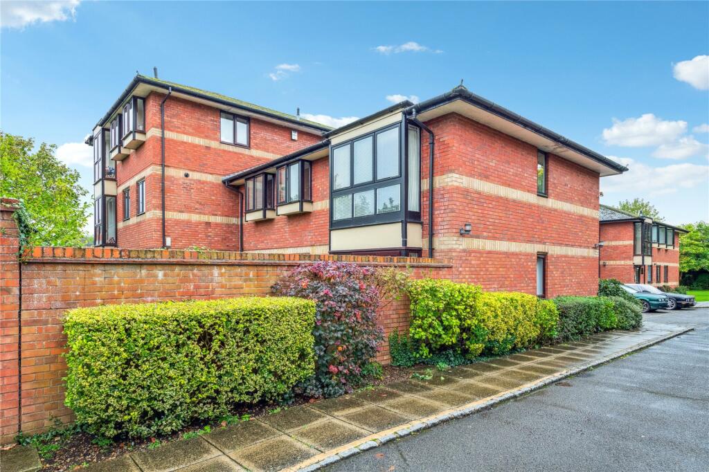 2 bedroom flat for sale in Windsor House, St. Andrews Road, Henleyon