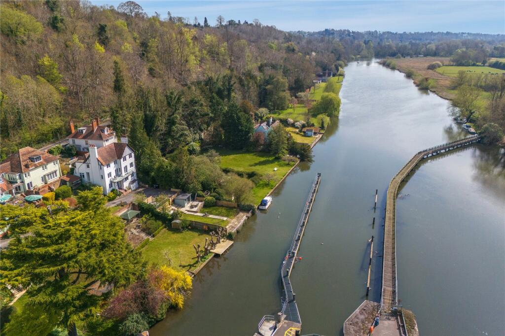 Main image of property: Wargrave Road, Henley-on-Thames, Oxfordshire, RG9