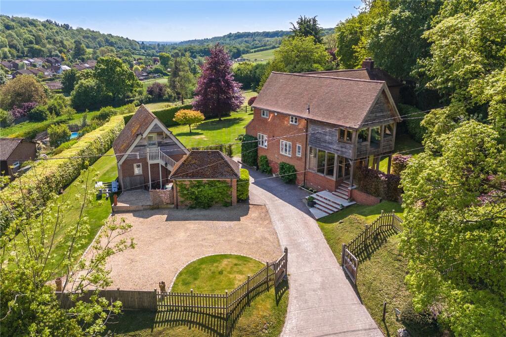 Main image of property: Middle Assendon, Henley-on-Thames, Oxfordshire, RG9
