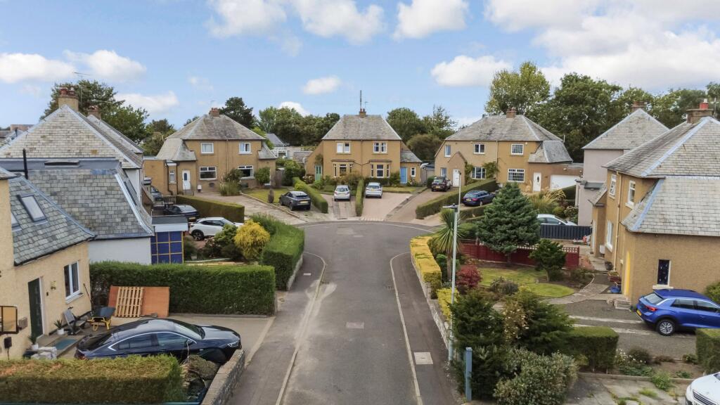 Main image of property: 18 Corbiehill Grove, Corbiehill, Edinburgh