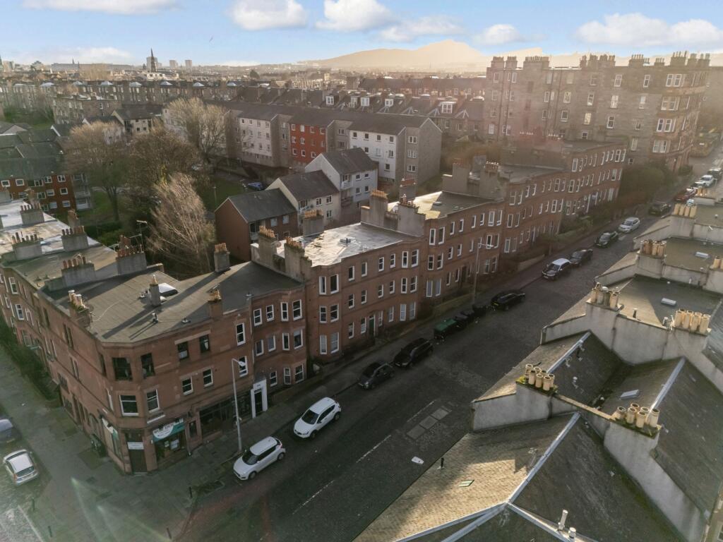 Main image of property: 254, Flat 4, Newhaven Road, Newhaven, Edinburgh