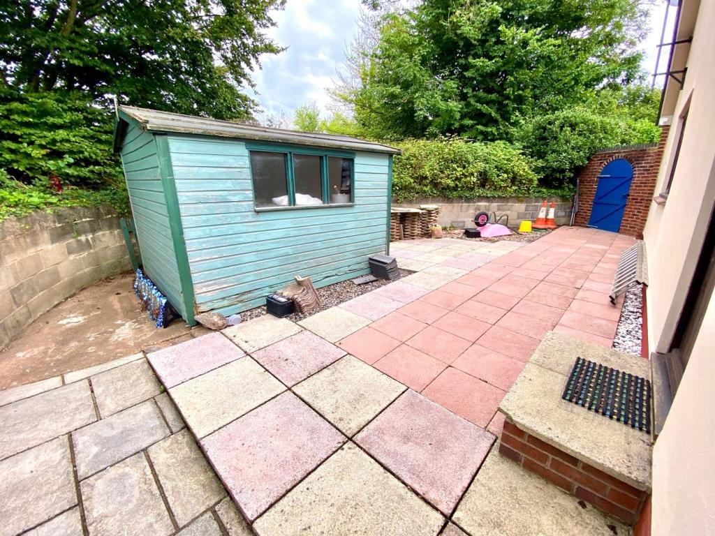 5 bedroom detached bungalow for sale in Uplowman Road, Tiverton, Devon