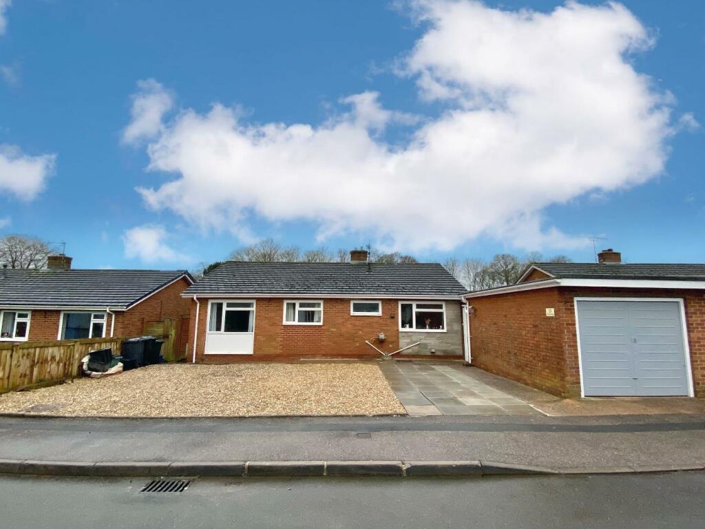 3 bedroom bungalow for sale in Tamars Drive, Willand, Cullompton, EX15