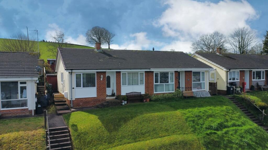 3 bedroom semidetached bungalow for sale in Sideling Fields, TIVERTON