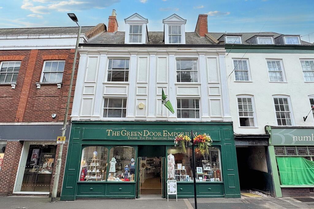 Main image of property: 35 Fore Street, Tiverton, EX16