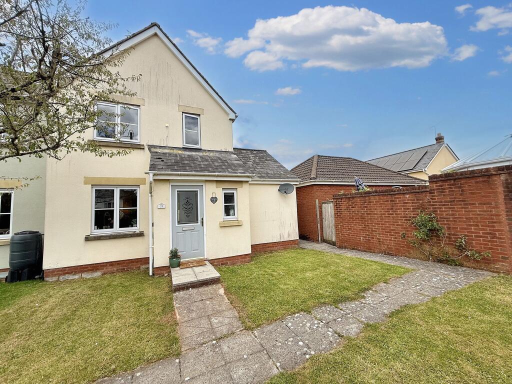 Main image of property: Oakfields, Tiverton, EX16