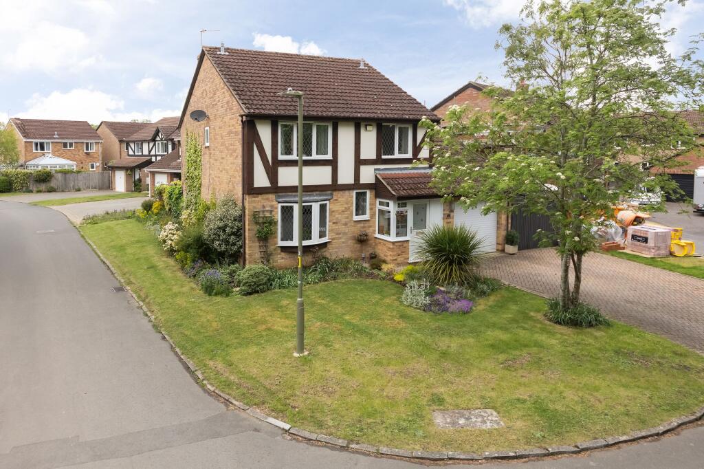 Main image of property: Woodley Close, Abingdon, OX14