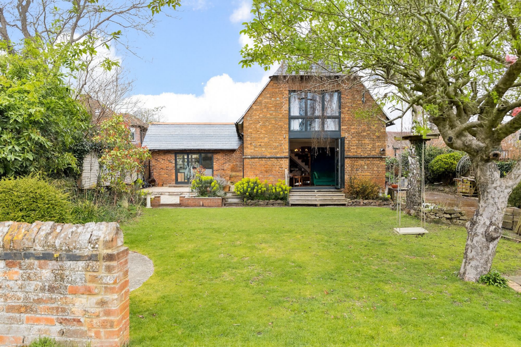 Main image of property: High Street, Drayton, OX14
