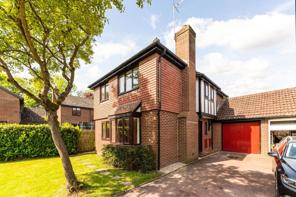 Main image of property: Saxons Way, Didcot, OX11