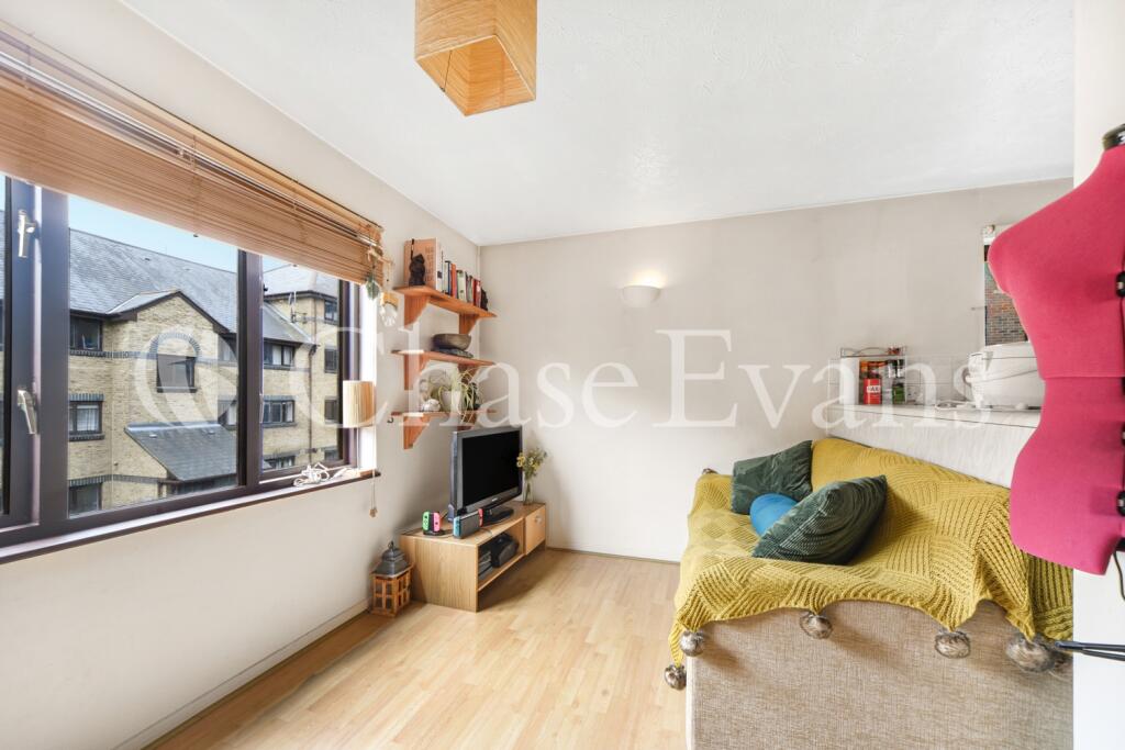 Main image of property: Transom Square, Isle Of Dogs, London, E14