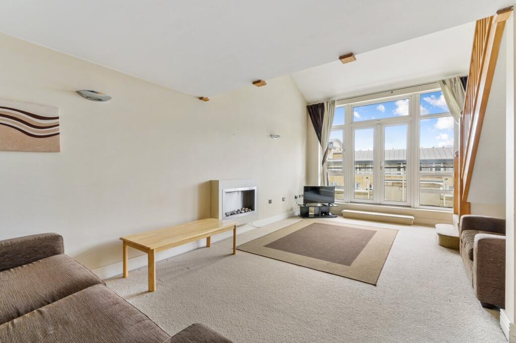 Main image of property: St. Davids Square, Isle Of Dogs, London, E14