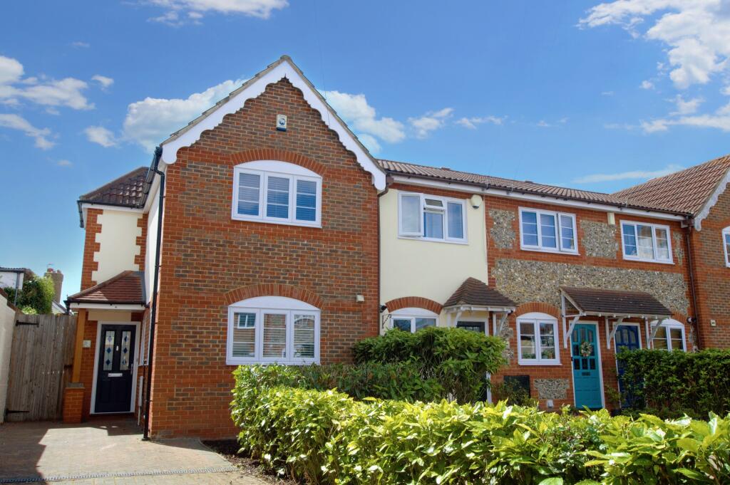 3 bedroom end of terrace house for rent in St Mary Court, St Albans, AL1