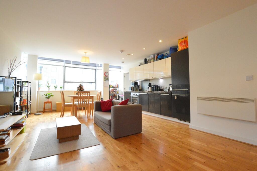 Additional property image - Newsom Place, St Albans, AL1