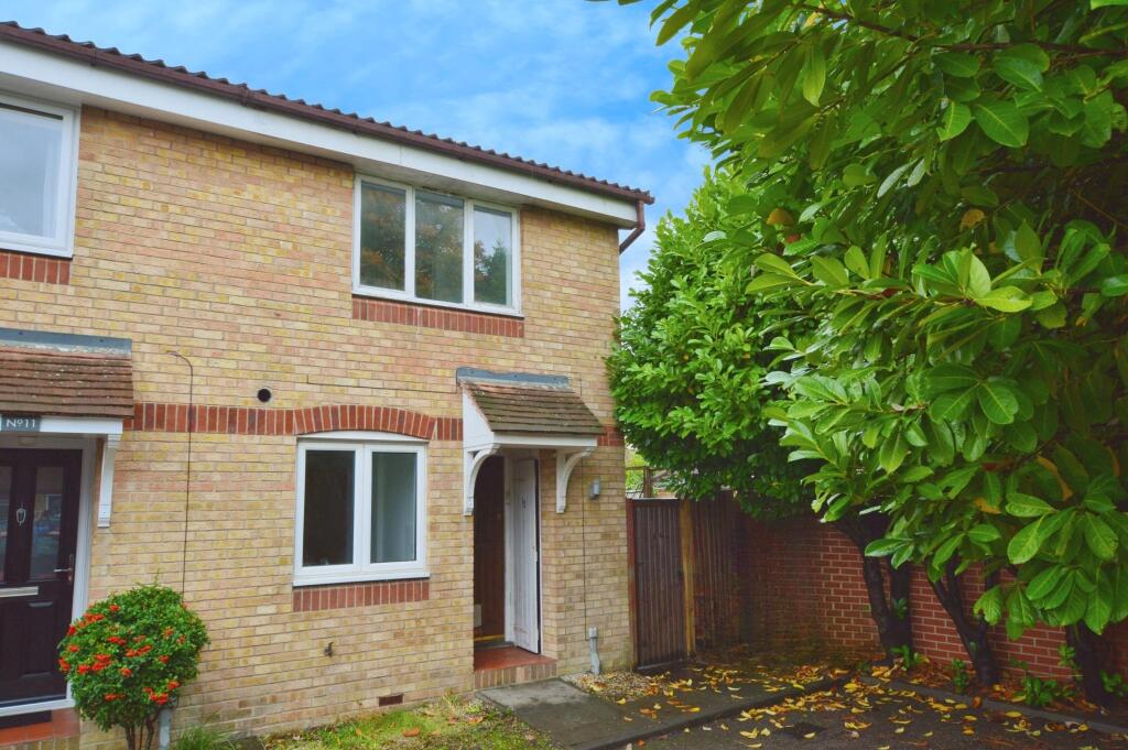 Main image of property: Carlbury Close, St Albans, AL1