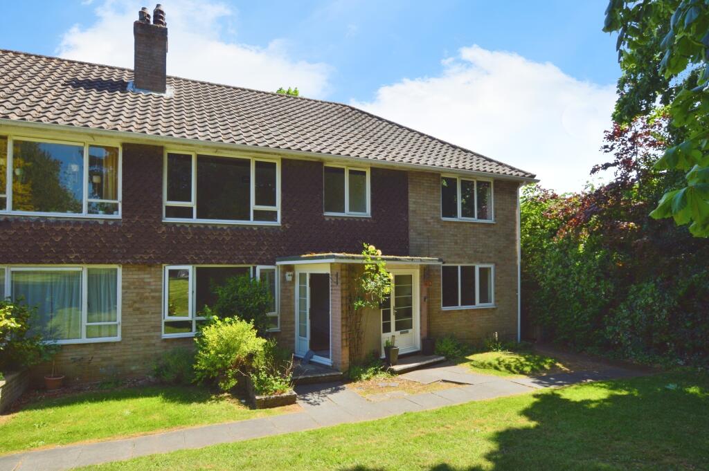 Main image of property: Charmouth Court, St Albans, AL1