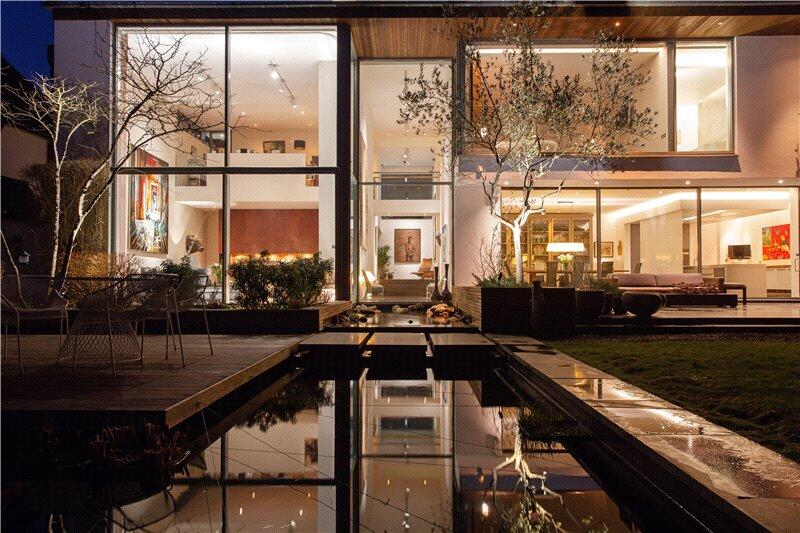 Main image of property: Roedean Crescent, Putney, London, SW15