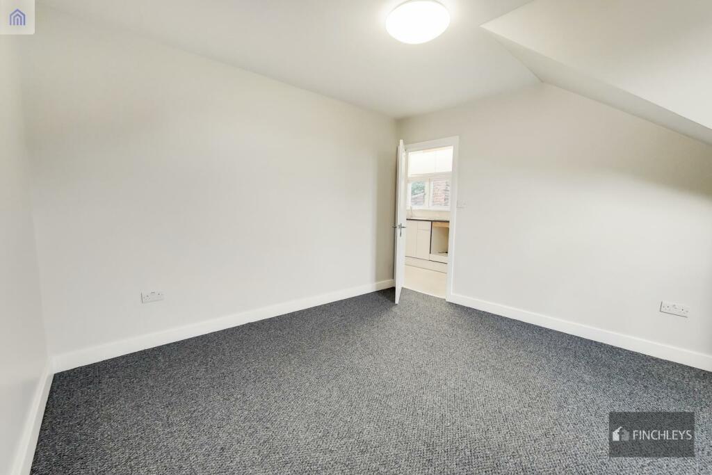 Flat to rent on Station Road, Finchley, N3