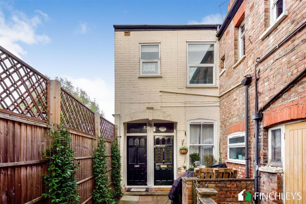 Main image of property: Long Lane, Finchley, N3