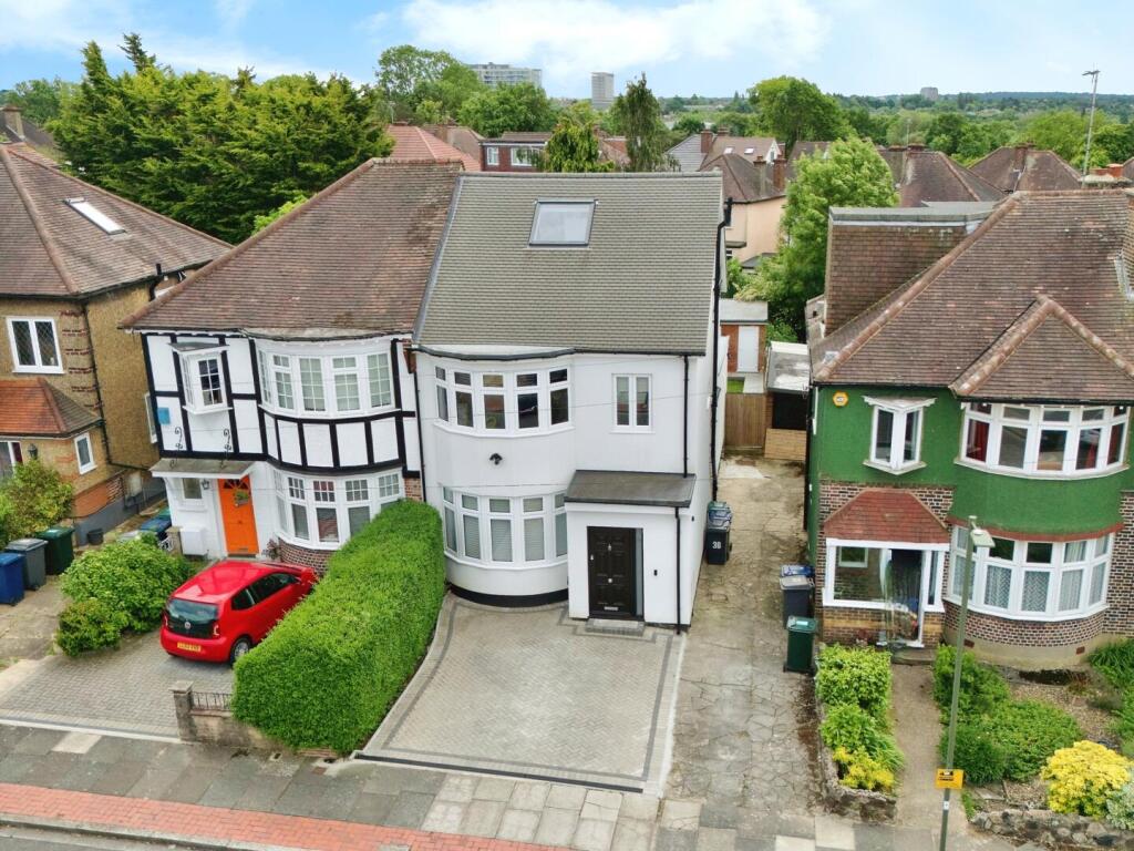 Main image of property: Walfield Avenue, London, N20 9PR