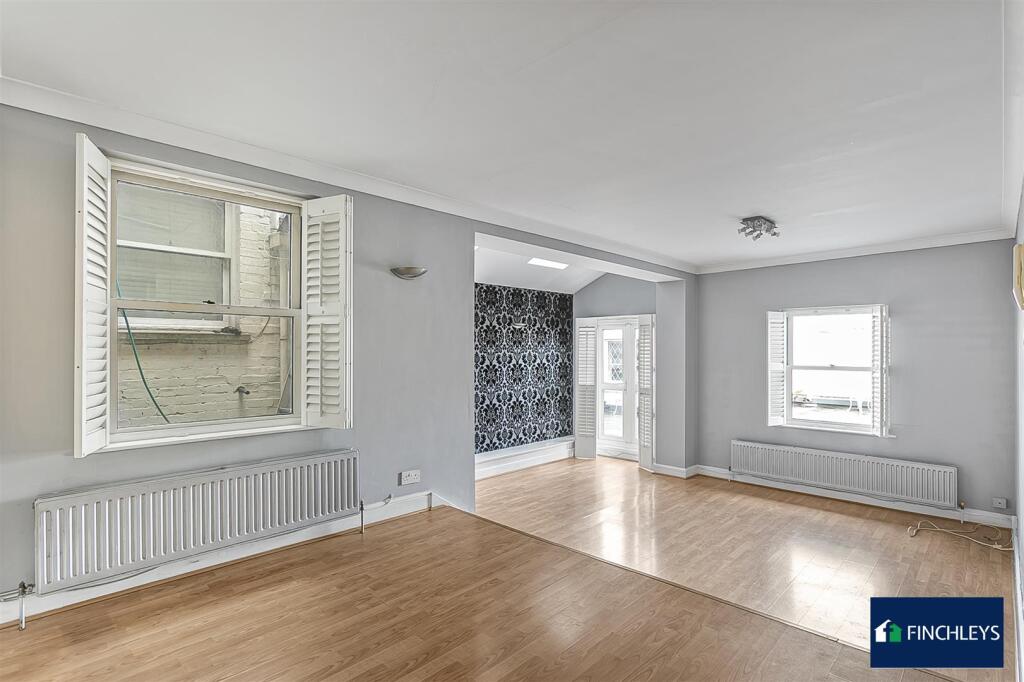 Main image of property: Stanton Court, Princes Avenue, Finchley Central, N3 2DF