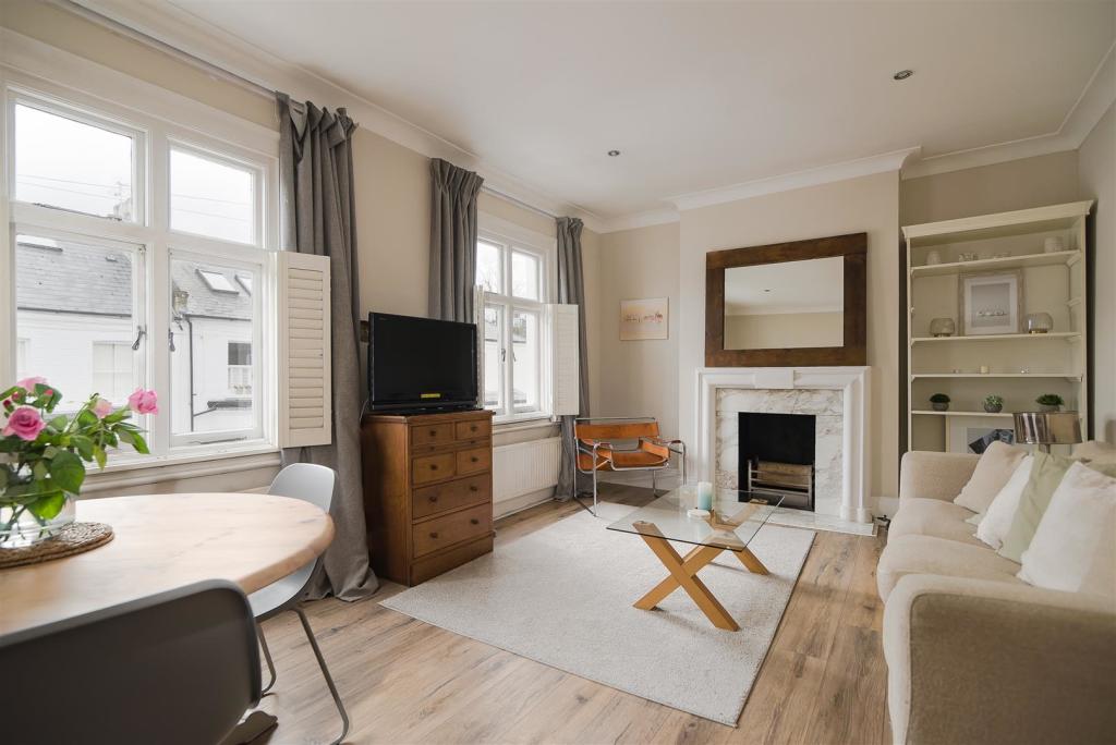 2 bedroom for sale in St. Hildas Road, Barnes, SW13