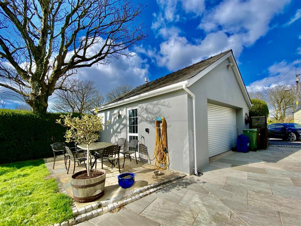 3 bedroom detached house for sale in Lon Cyttun, Morfa Nefyn, Pwllheli