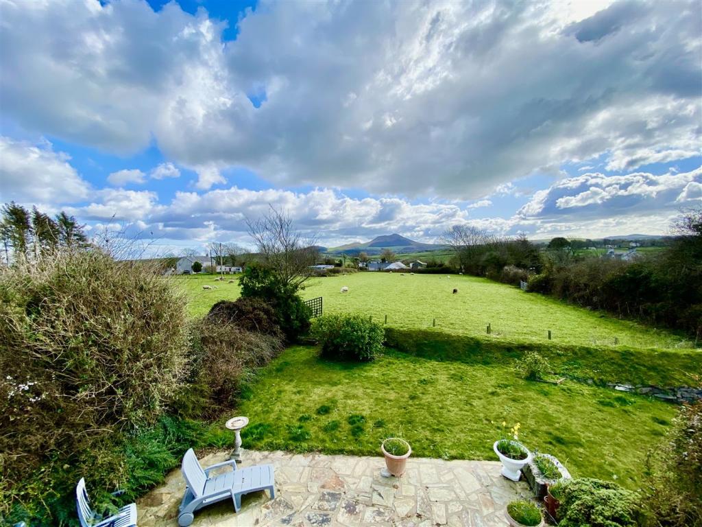 3 bedroom detached house for sale in Lon Cyttun, Morfa Nefyn, Pwllheli