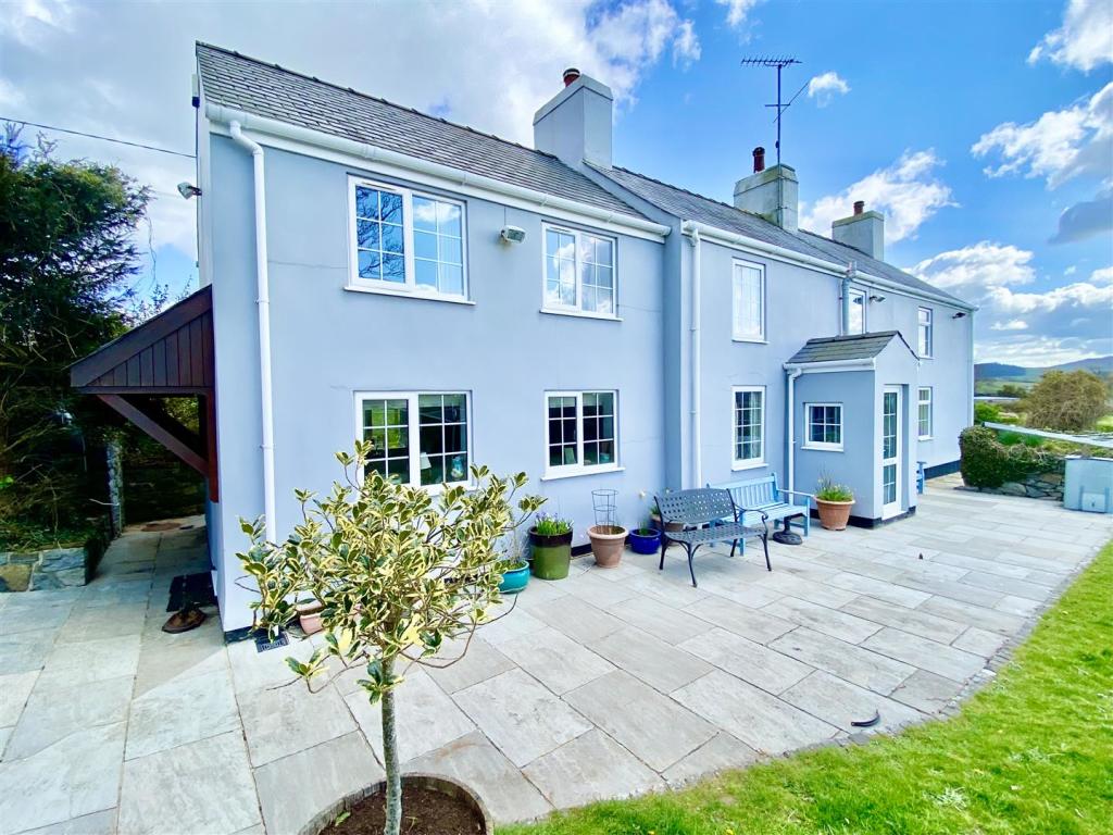 3 bedroom detached house for sale in Lon Cyttun, Morfa Nefyn, Pwllheli