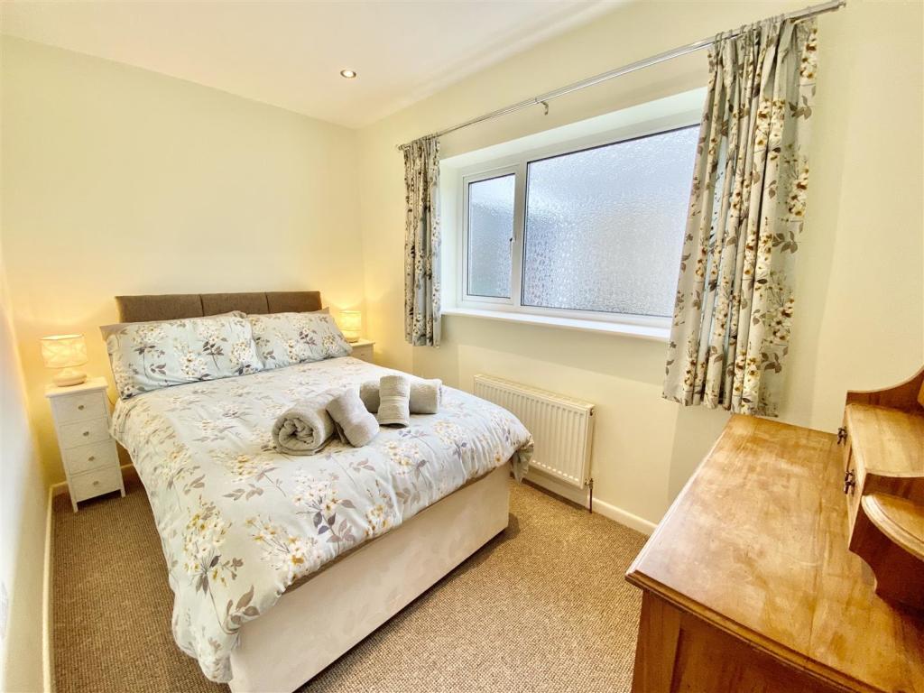 3 bedroom detached bungalow for sale in Barcyttun Estate, Morfa Nefyn, LL53