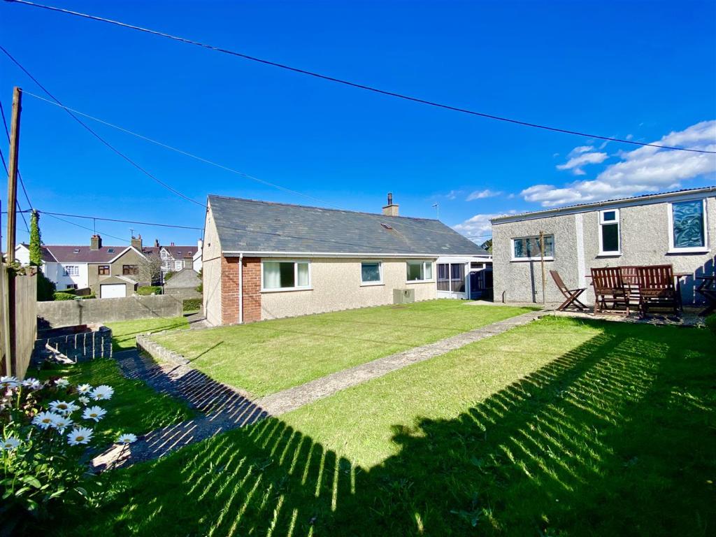 3 bedroom detached bungalow for sale in Barcyttun Estate, Morfa Nefyn, LL53