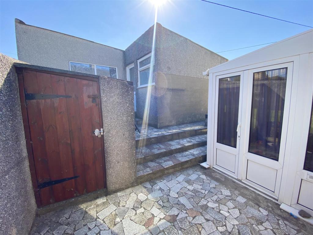 3 bedroom detached bungalow for sale in Barcyttun Estate, Morfa Nefyn, LL53