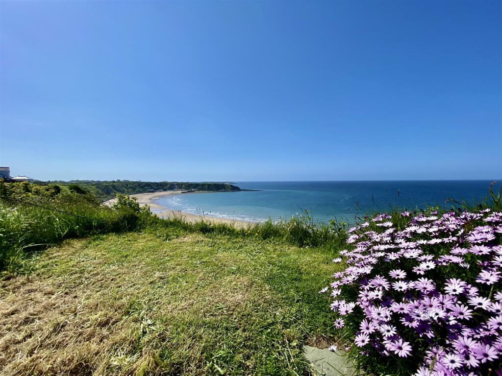 3 bedroom semidetached house for sale in Rhodfa'r Mor, Nefyn, LL53