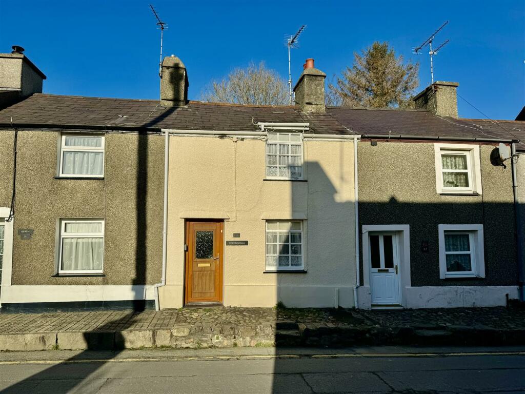 Main image of property: Lleyn Street, Pwllheli