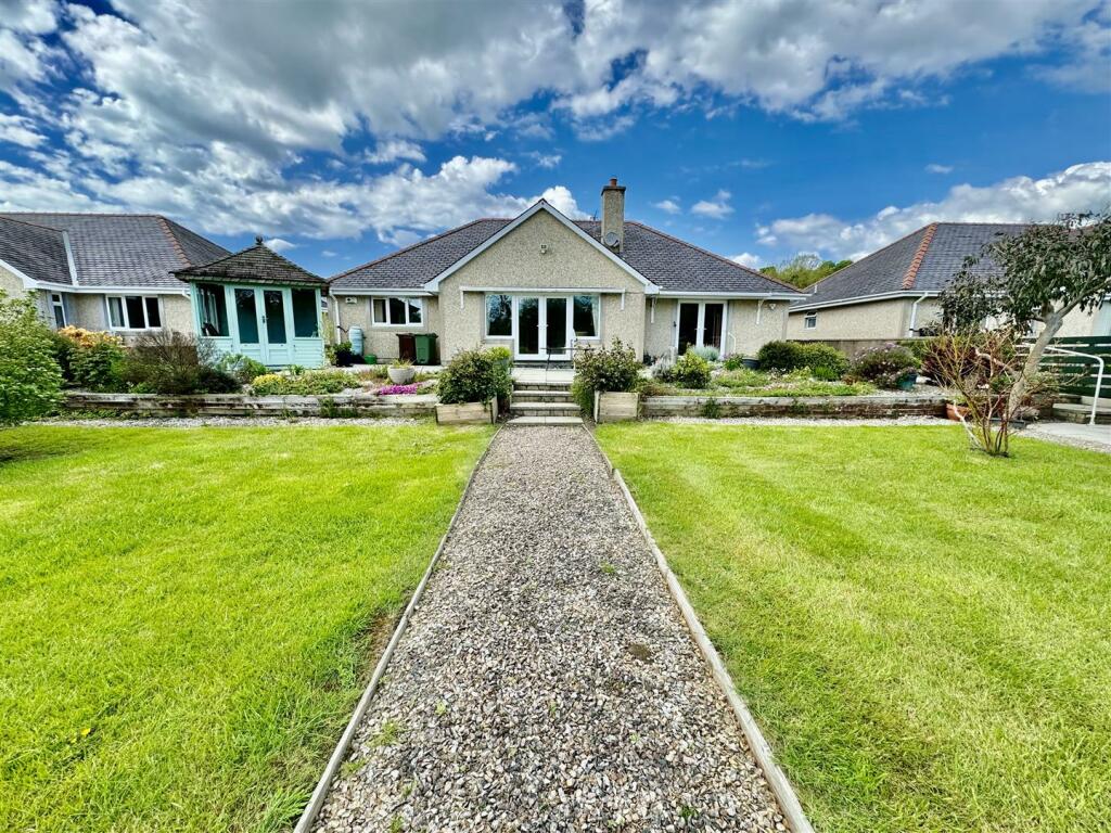 3 bedroom detached bungalow for sale in Ala Road, Pwllheli, LL53