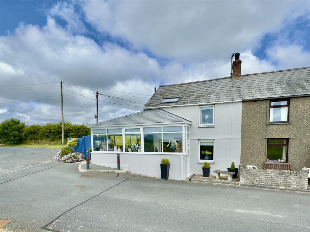 3 bedroom end of terrace house for sale in Pen y Groes, Chwilog