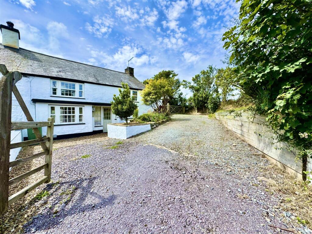 Main image of property: Bryncroes, Pwllheli