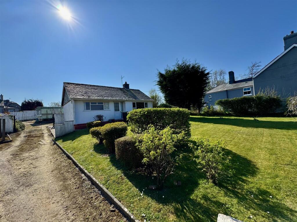 Main image of property: Lon Uchaf, Morfa Nefyn, Pwllheli