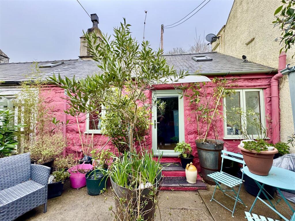 Main image of property: Gyrn Goch, Caernarfon