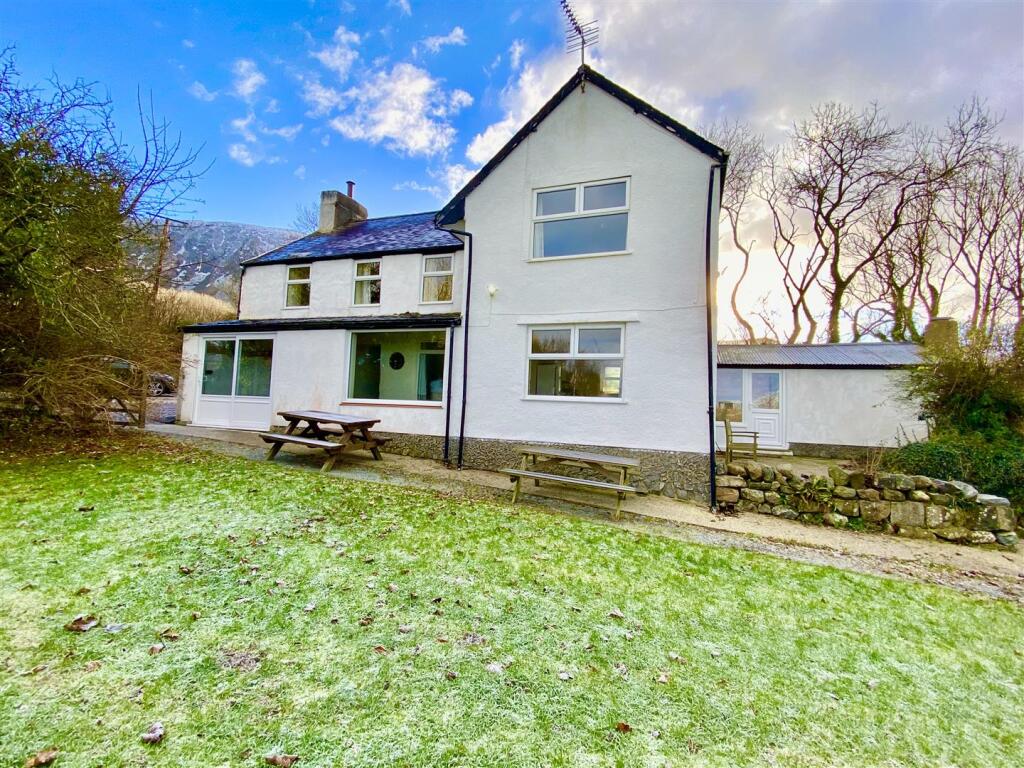 Main image of property: Clynnogfawr, Caernarfon